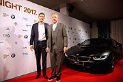 Die Award-Idee kam von Turnierdirektor Patrik Kühnen - die beiden Daviscupsieger mit dem Siegerpreis des diesjährigen Turniers, ein BMW i8